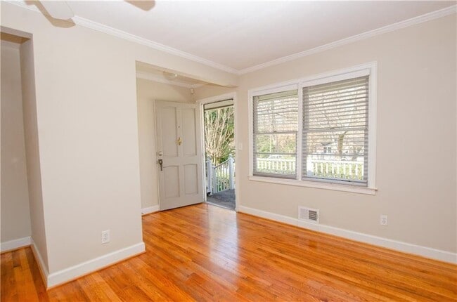 Building Photo - 1910 La Dawn Ln NW