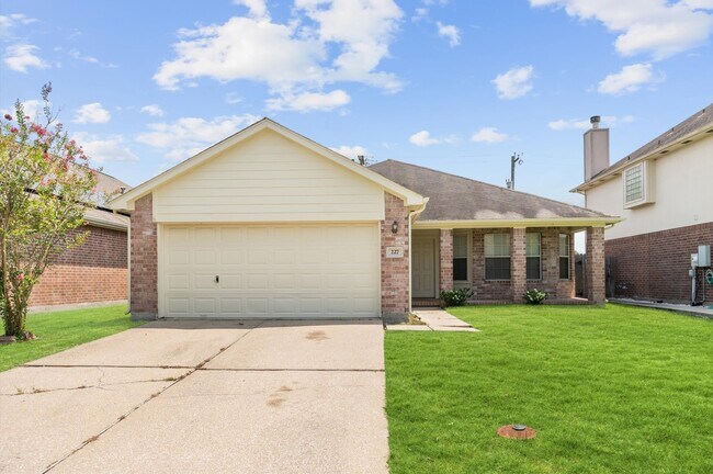 Primary Photo - 227 Mammoth Springs Ln