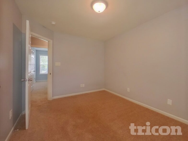 Building Photo - 212 Brookstone Dr