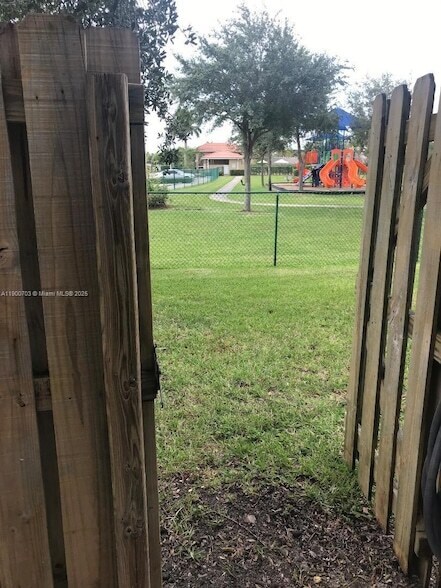 Building Photo - 2239 SE 25th Ave