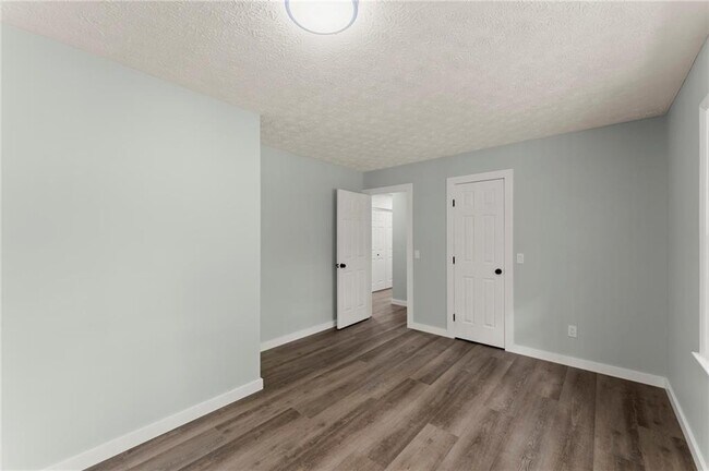 Building Photo - 2440 Red Fox Run NW