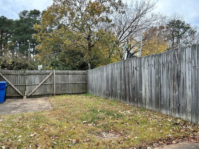 Building Photo - Welcome to this charming townhouse "ASK AB...