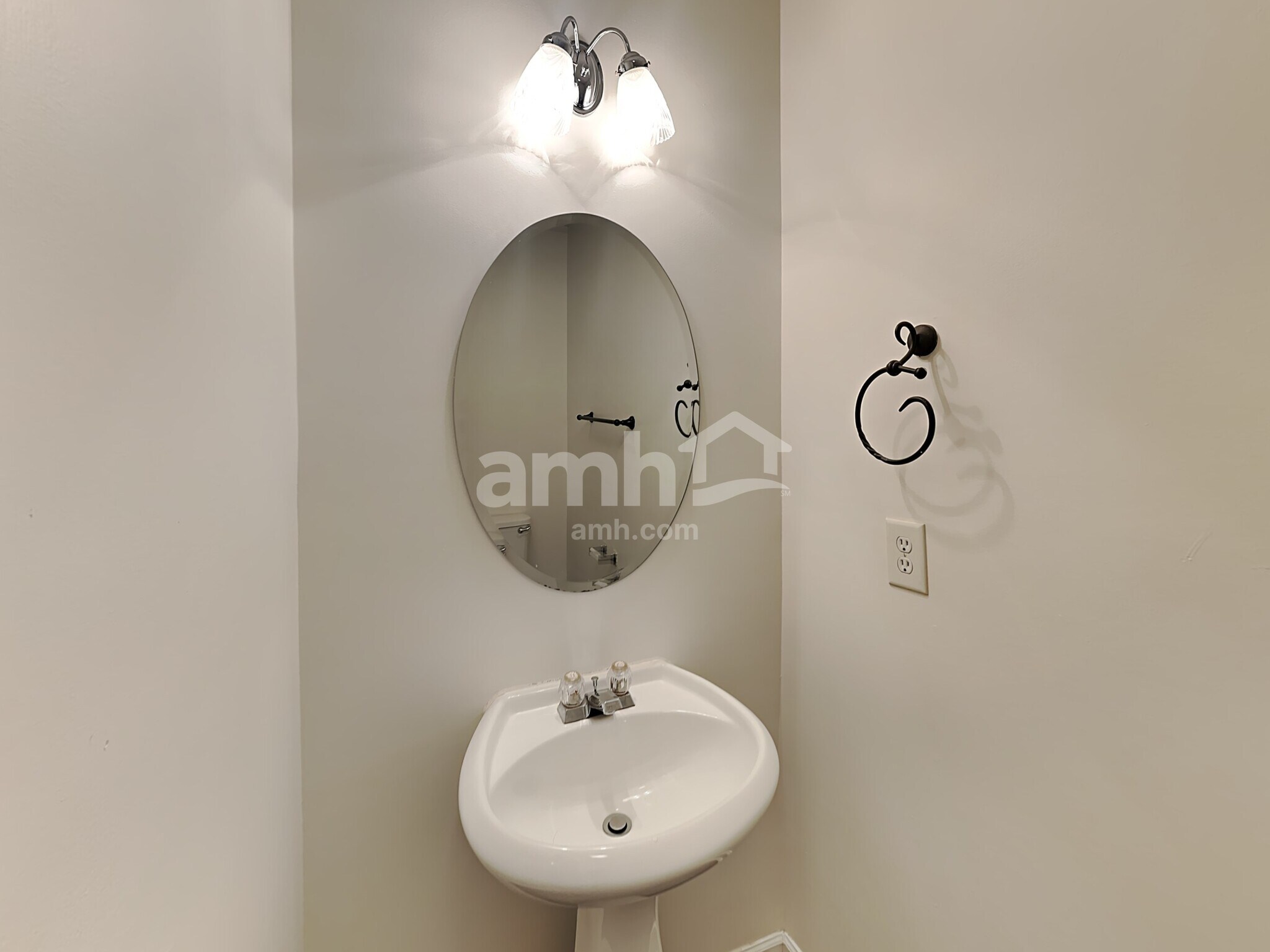 Building Photo - 10502 Plantain Ct