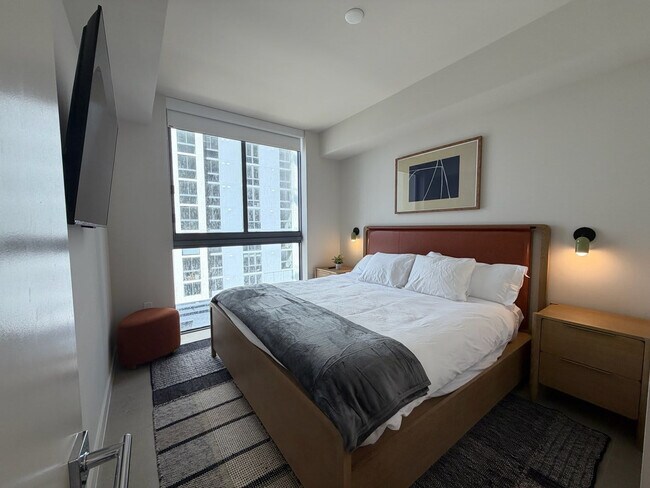 Building Photo - 11 NE 6th St