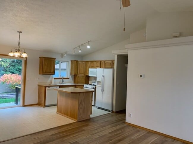Building Photo - 9049 Torrey Ln