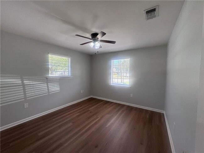 Building Photo - 212 Transcontinental Dr