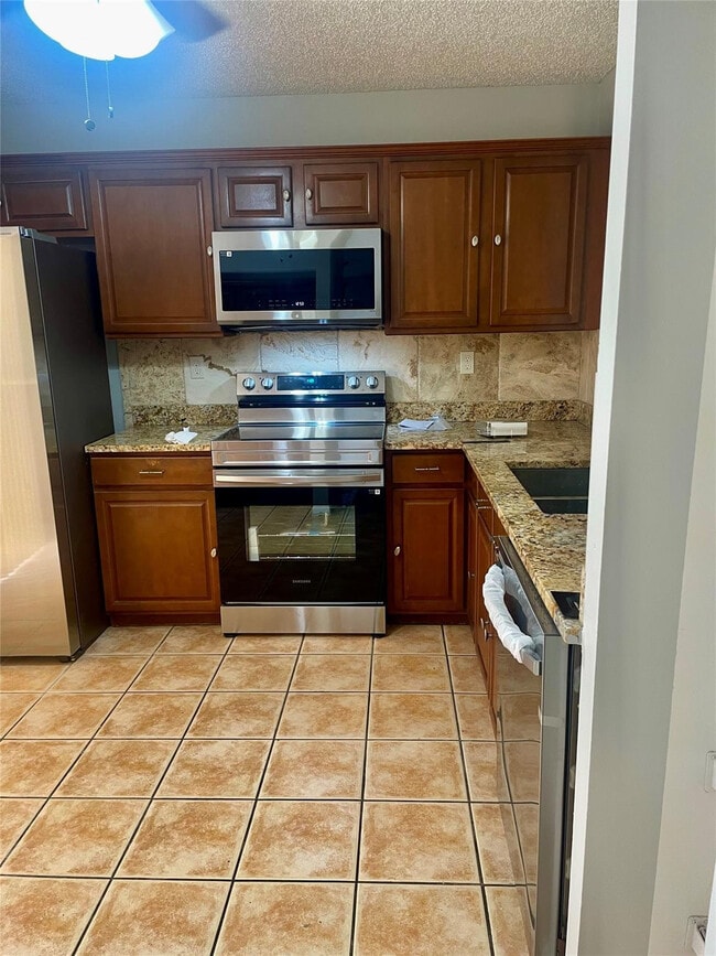 Building Photo - 5871 Woodland Point Dr