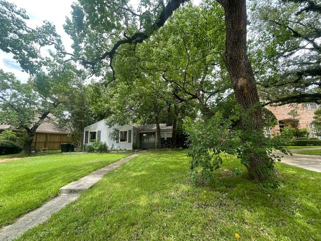 Building Photo - 3610 Gramercy St
