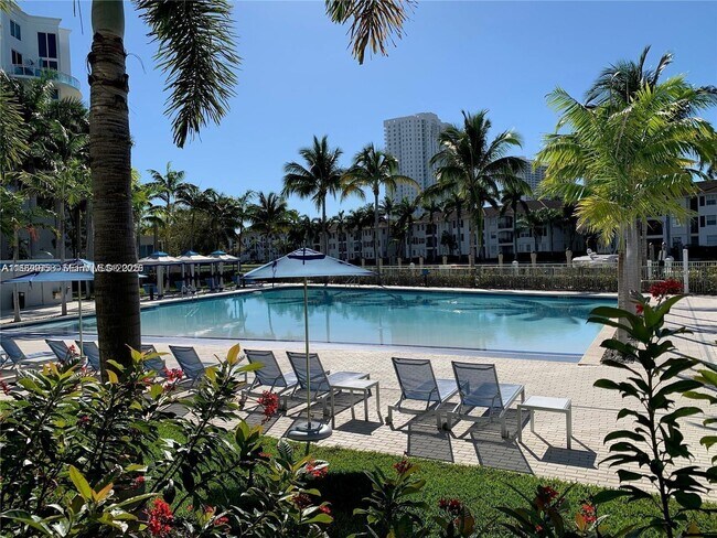 Building Photo - 2950 NE 188th St