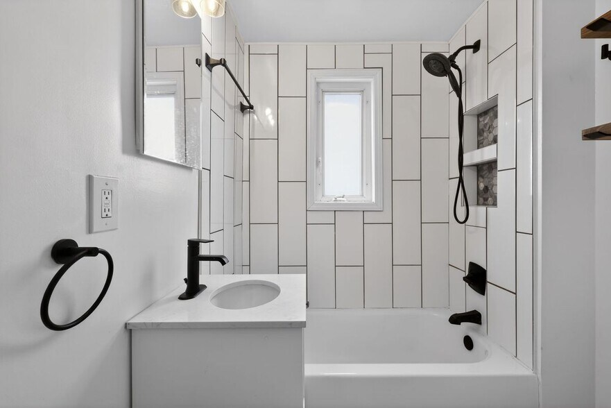 Building Photo - 616 Lane Way