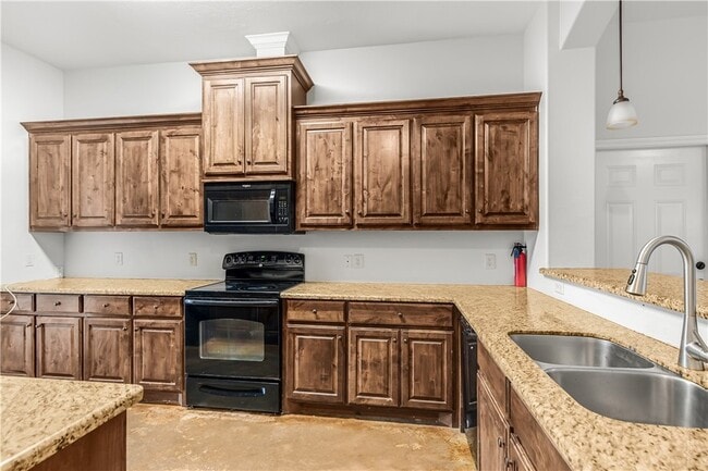 Building Photo - 3933 John Sharp Pkwy