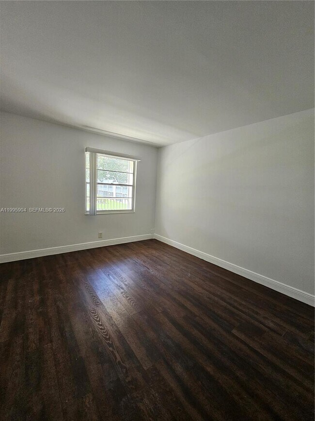 Building Photo - 800 SW 131st Ave