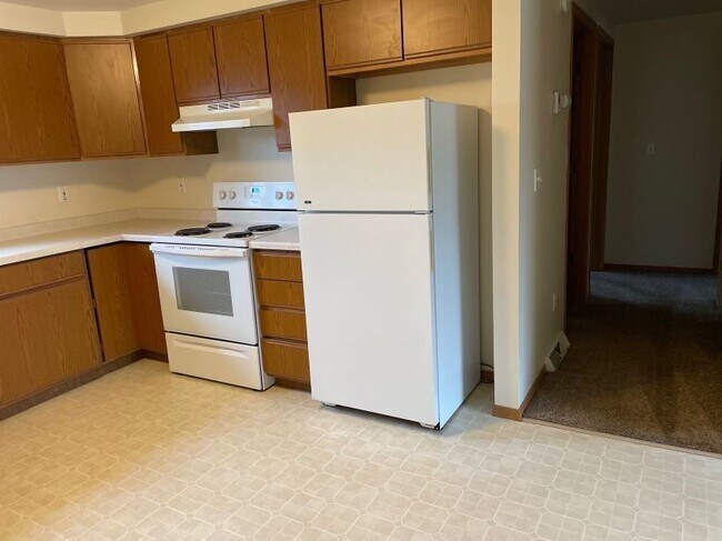 Building Photo - 702 Steven Ave