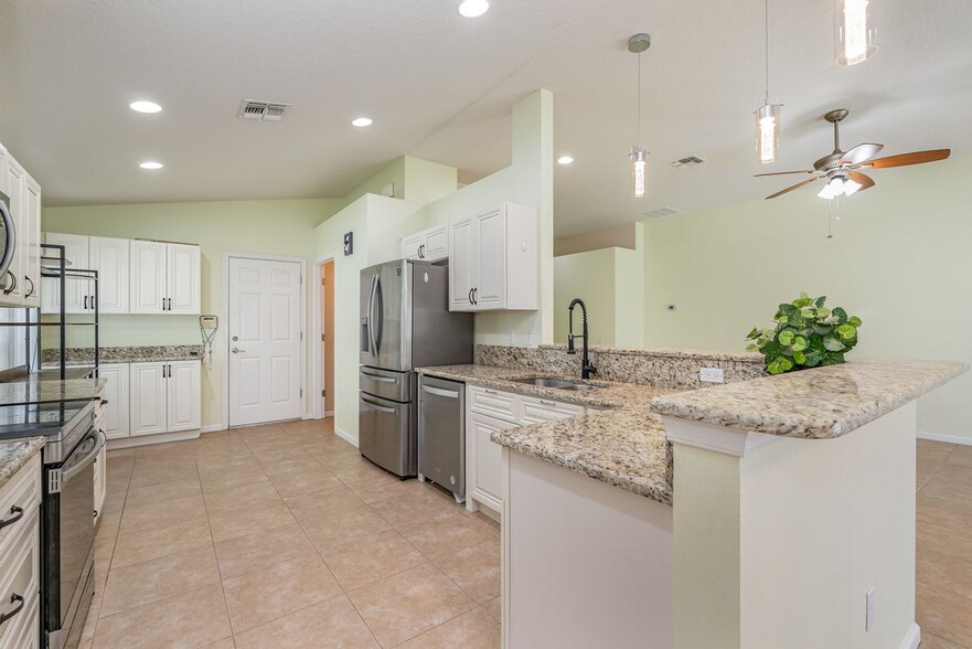 Building Photo - 1322 Dittmer Cir SE