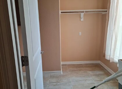 Building Photo - 1913 Ridgeway Cir