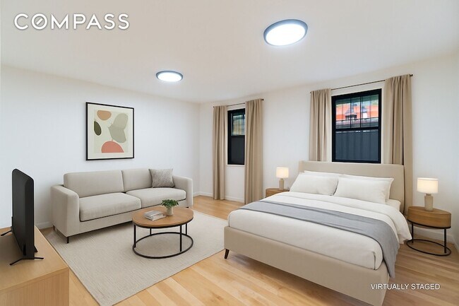 Primary Photo - 320 W 20th St