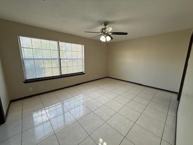 Building Photo - 516 St James Dr