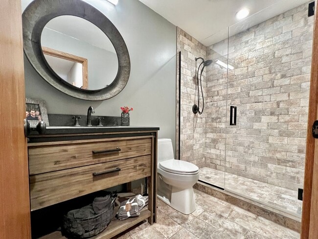 Building Photo - Sophisticated Condo Retreat on Old Mission Peninsula