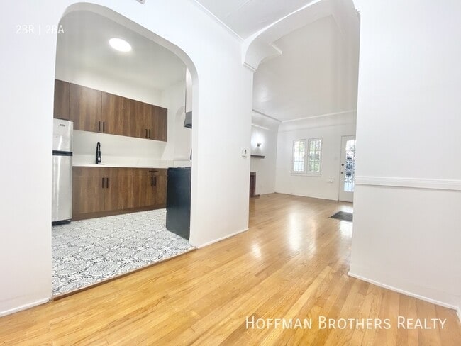 Building Photo - 649 N Spaulding Ave