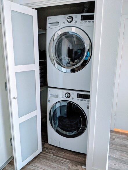 New LG washer and dryer - 12655 Bluff Creek Dr