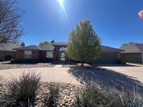 Building Photo - 721 Jeanie Dr