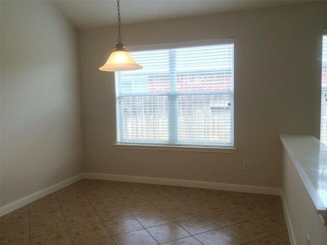 Building Photo - 6018 Twin Creek