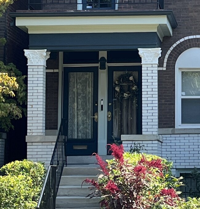 Building Photo - 3524 S Compton Ave