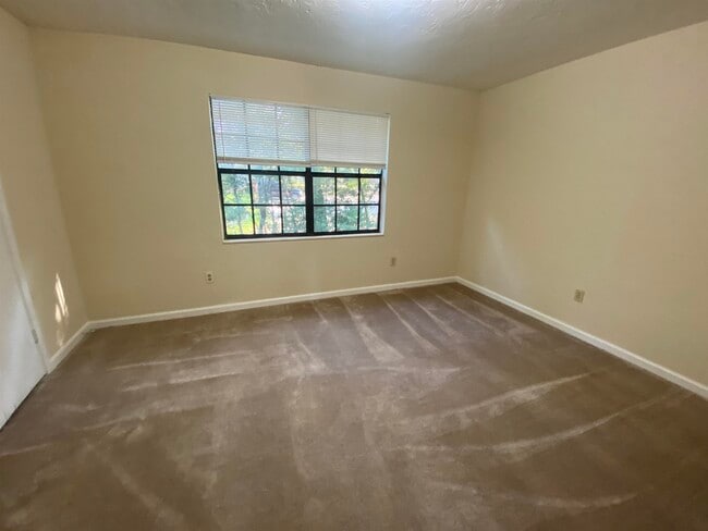 Building Photo - 1403 McCauley Rd