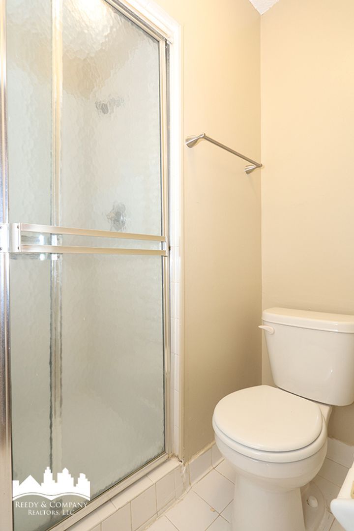 Building Photo - 6760 Racquet Club Dr