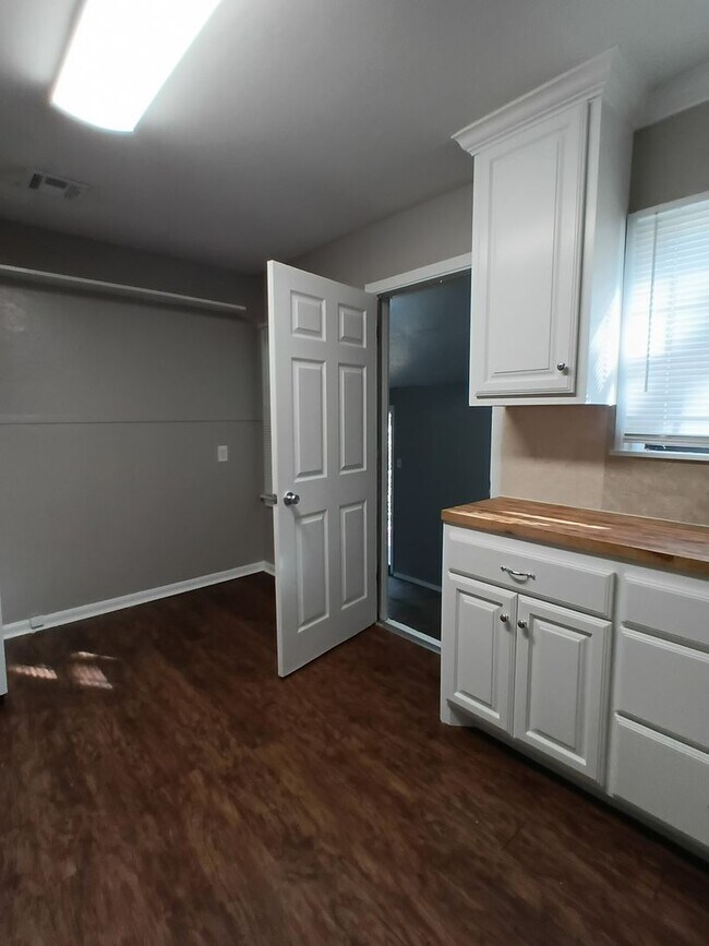 Building Photo - Tinker Close! FIRST FULL MONTH $500.00 OFF!