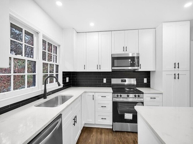 Building Photo - 1253 Dunwoody Ln NE