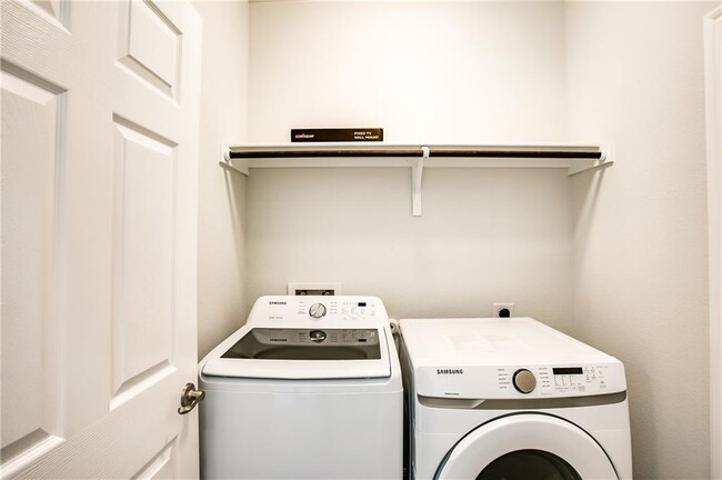 Building Photo - 701 Durness Dr