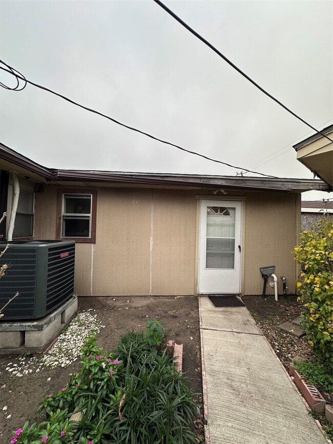 Building Photo - 5530 Gatewood St