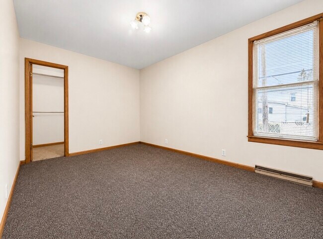 Building Photo - 16 Highland Ave