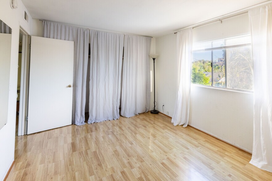 Building Photo - 1322 Electric Ave