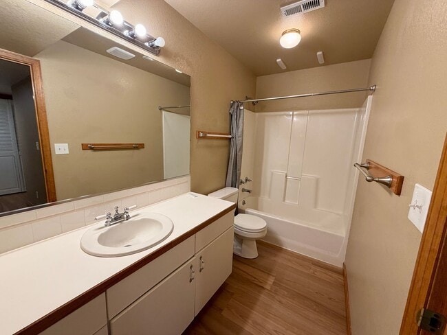 Building Photo - 3351 35th St