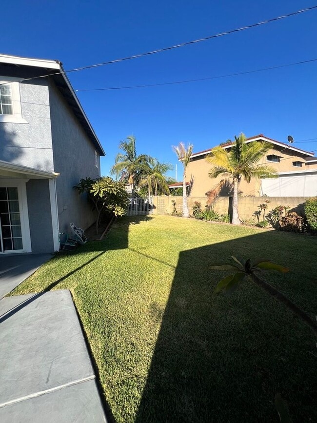 Building Photo - Spacious 2-Story House in Whittier