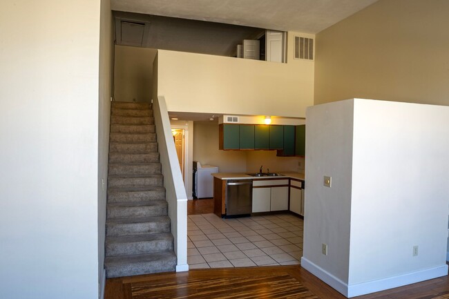 Primary Photo - 204 N Walnut St
