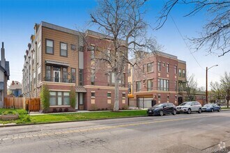 Building Photo - Immediate Availability! Stunning Modern lu...