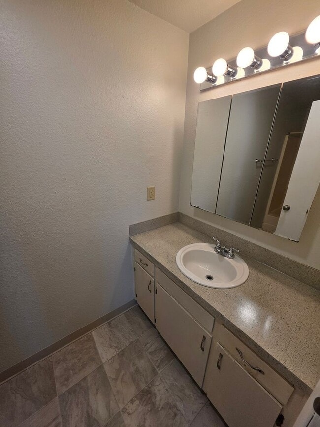 Building Photo - 446s51
