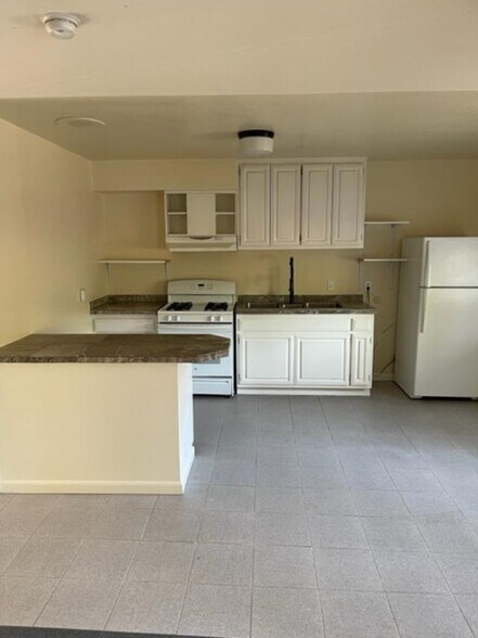 Building Photo - 1073 Saint Francis Dr