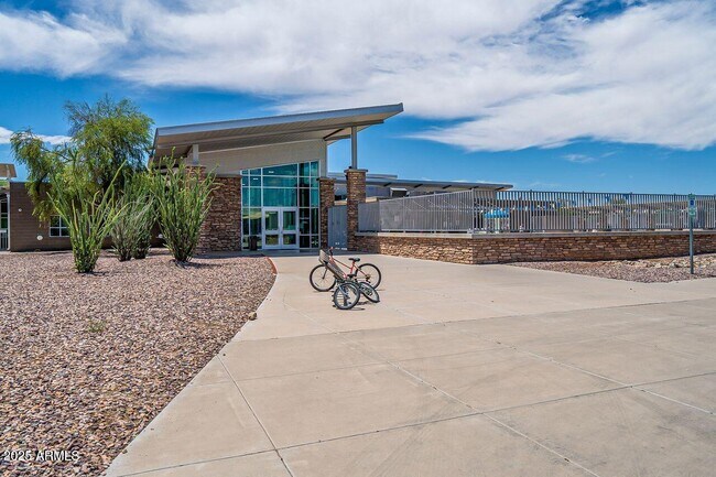 Building Photo - 4750 E Chromium Rd