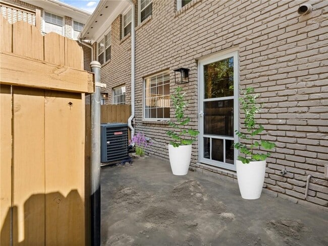 Building Photo - 2232 Dunseath Ave NW