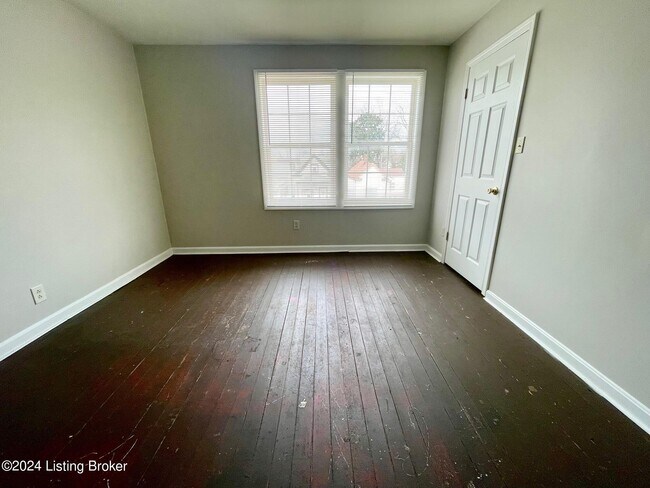 Building Photo - 1516 E Oak St