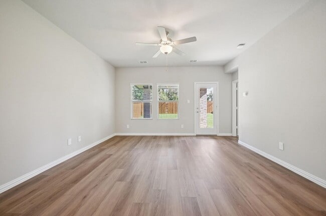 Building Photo - 1412 Bridgestone Dr