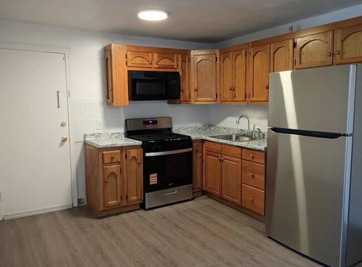 Building Photo - 10 Tiffany Rd