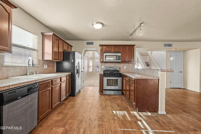 Building Photo - 3820 Tierra Campa Dr