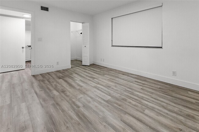 Building Photo - 8100 Geneva Ct