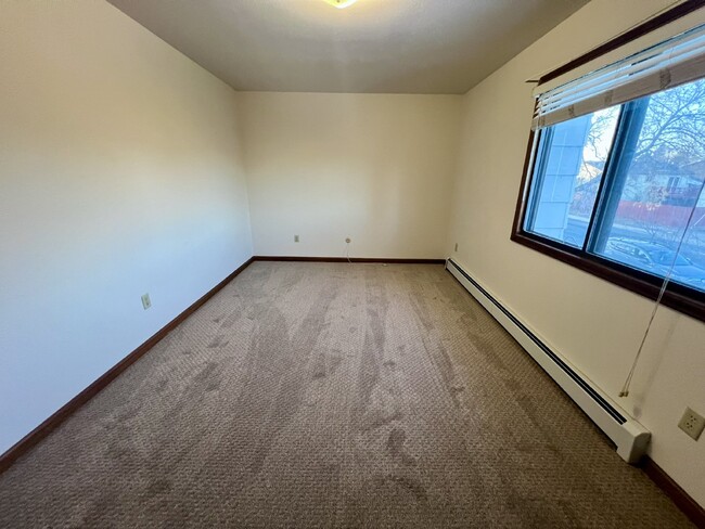 Building Photo - "Cozy 2-Bed Condo with Fireplace Oasis in ...