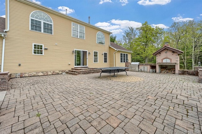Building Photo - 67 Pine Lake Dr